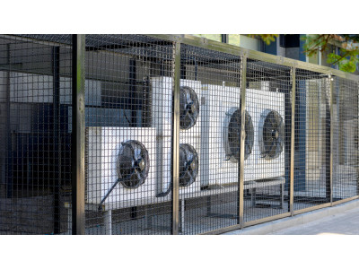 Як захистити кондиціонер від негоди і вандалів